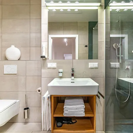 Seeblick Alpe Maritima & See-top 12 By Interhome אננהיים